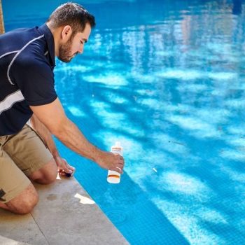 Tratar água de piscina