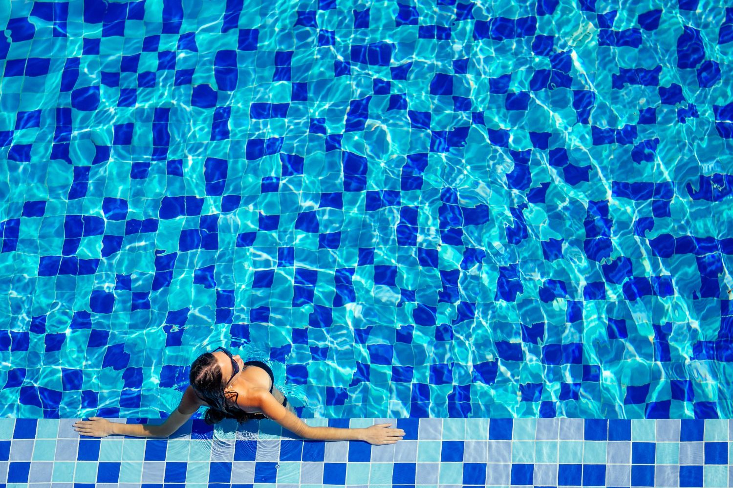 Limpeza de piscinas de condomínios